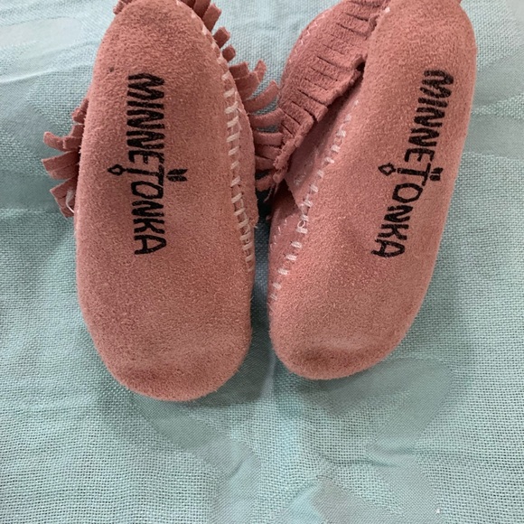 Minne Tonka Moccasins - Picture 2 of 7